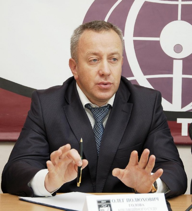 Судья угрожает журналисту